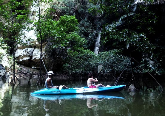 พายเรือคายัค เที่ยว ถ้ำผีหัวโต ที่บ่อท่อ