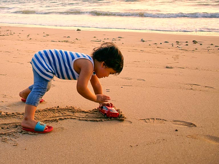 พาลูกเที่ยวชายหาด ทะเลกระบี่