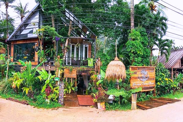 ร้านอาหารแนะนำไปเชคอิน บ้านต้นไม้ คาเฟ่ กระบี่