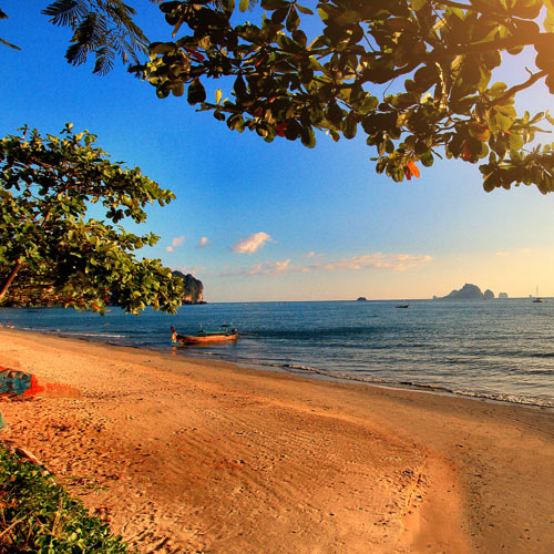 อยากพาลูกน้อยเที่ยวหาดอ่าวนาง กระบี่